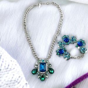 Nine West Women's Statement Blue Green Pendant Necklace & Bracelet Set